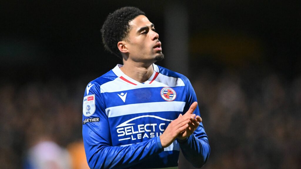 Harvey Knibbs applauds Reading fans