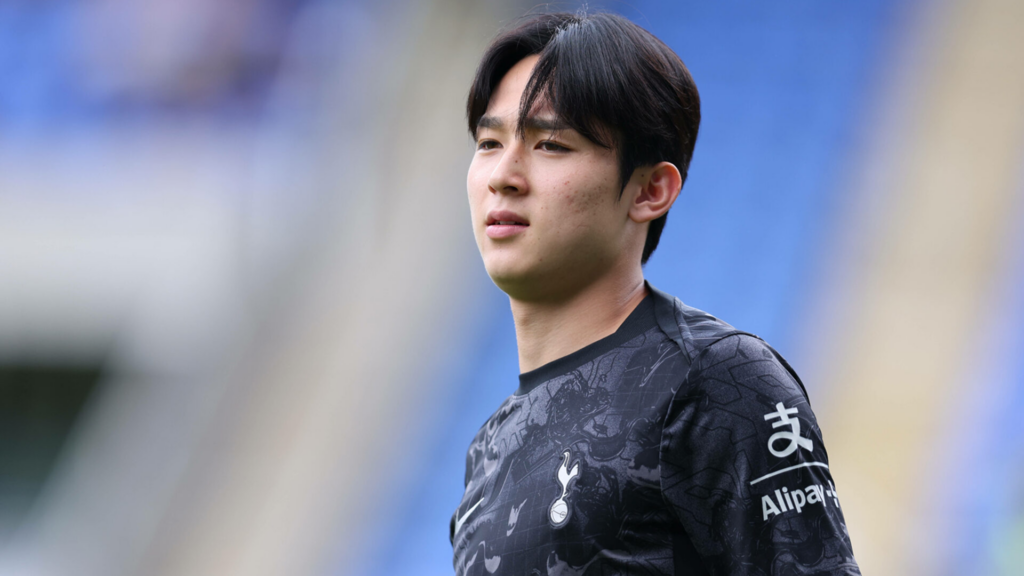 Portsmpouth-linked winger Yang Min-hyeok in action for Tottenham.